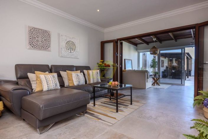 Image No.2-3 Bed Villa for sale