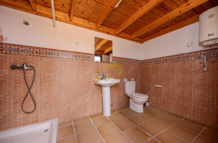 Image No.17-5 Bed Villa for sale