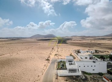 5 bedroom, 5 bathroom villa with separate guest apartment in El Cuchillo