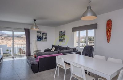 5 bedroom, 5 bathroom villa with separate guest apartment in El Cuchillo