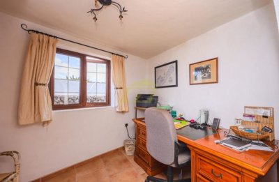 Beautiful 3 bedroom villa located in an elevated position in Los Mojones with sea views