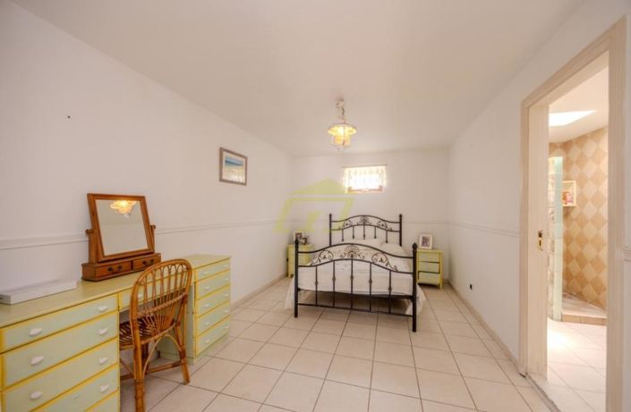 Image No.12-3 Bed Villa for sale