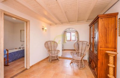 Beautiful 3 bedroom villa located in an elevated position in Los Mojones with sea views