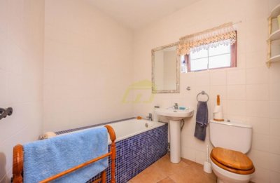 Beautiful 3 bedroom villa located in an elevated position in Los Mojones with sea views