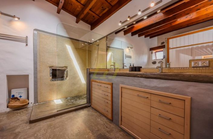 Image No.11-3 Bed Villa for sale