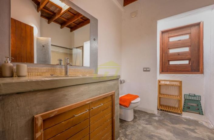 Image No.12-3 Bed Villa for sale