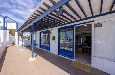 Elevate your business with this prime office/shop space with ocean views in Costa Teguise