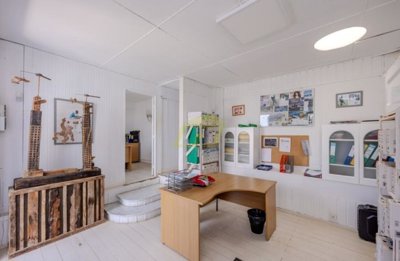 Elevate your business with this prime office/shop space with ocean views in Costa Teguise