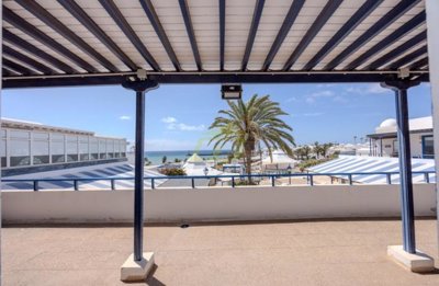 Elevate your business with this prime office/shop space with ocean views in Costa Teguise