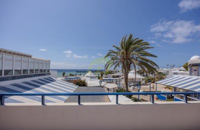 Elevate your business with this prime office/shop space with ocean views in Costa Teguise