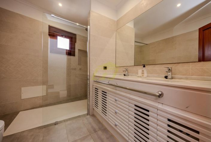 Image No.13-5 Bed Villa for sale