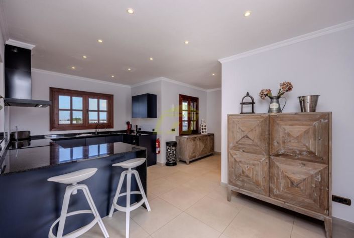 Image No.4-5 Bed Villa for sale