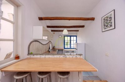 A tranquil coastal retreat in La Graciosa