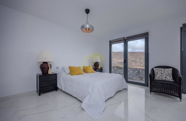 Image No.13-3 Bed Villa for sale