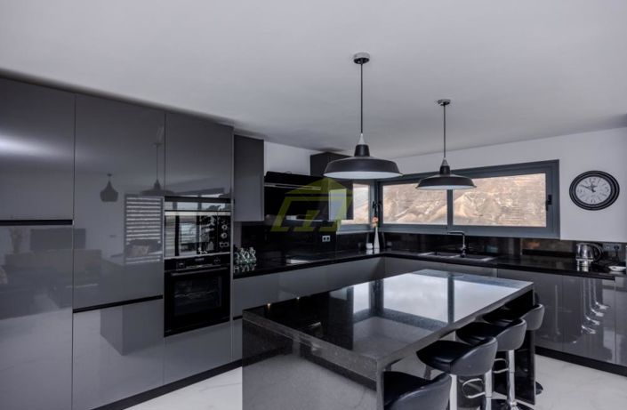 Image No.22-3 Bed Villa for sale