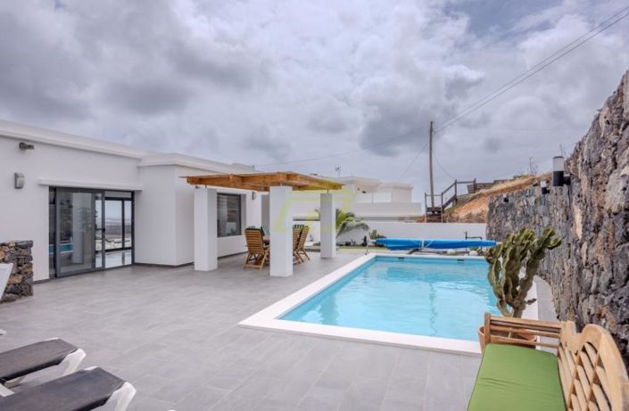 Image No.26-3 Bed Villa for sale