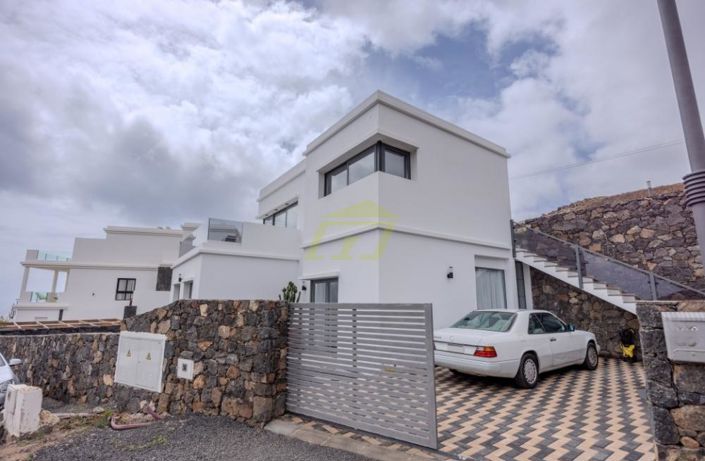 Image No.3-3 Bed Villa for sale