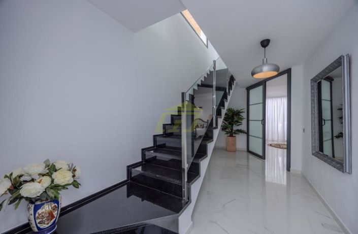 Image No.4-3 Bed Villa for sale