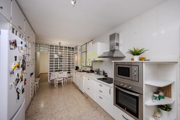 Image No.2-4 Bed Apartment for sale