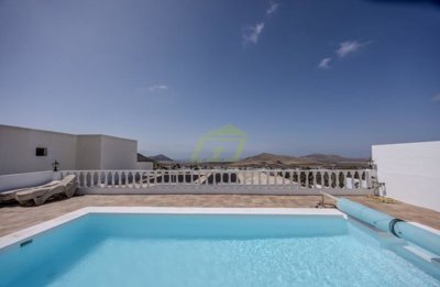 Great versatile villa with mountain and sea views and private pool in Nazaret