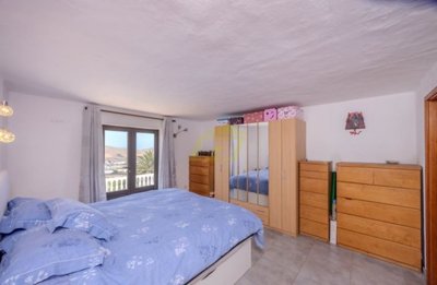 Great versatile villa with mountain and sea views and private pool in Nazaret