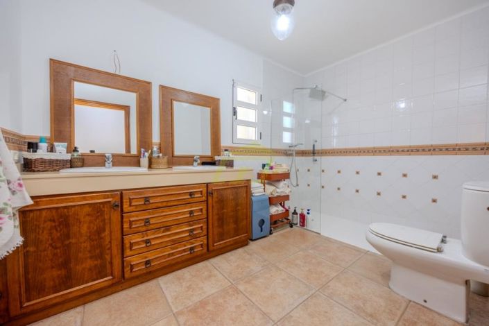 Image No.5-4 Bed Villa for sale