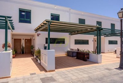 Well presented 3 bedroom property in Playa Blanca