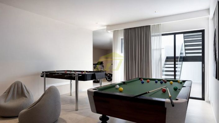 Image No.8-5 Bed Property for sale