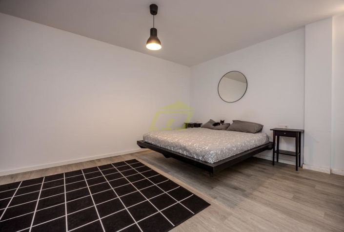 Image No.10-7 Bed Villa for sale