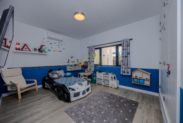 Image No.16-7 Bed Villa for sale