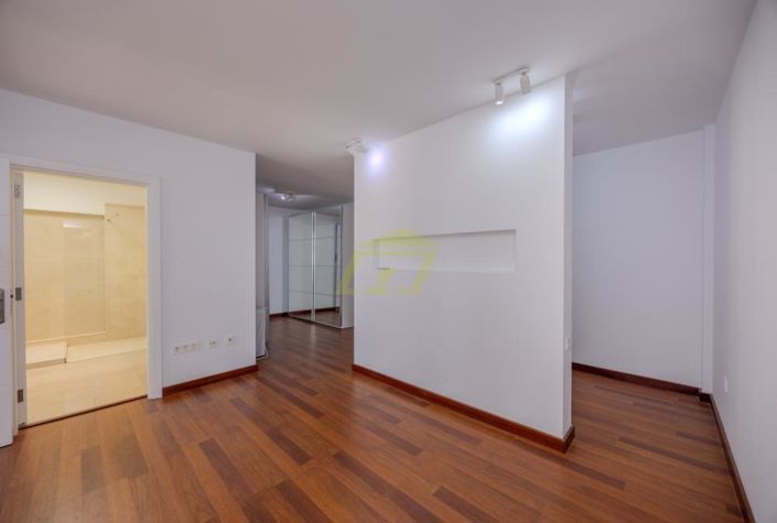 Image No.21-7 Bed Villa for sale