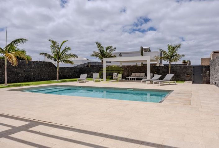 Image No.5-7 Bed Villa for sale