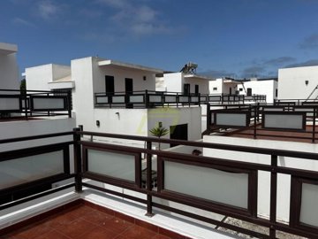 Impressive triplex with spacious terrace and bright rooms