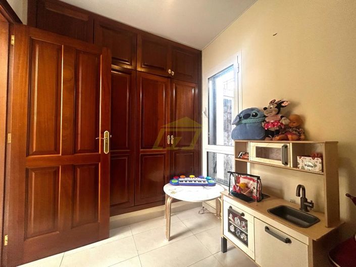 Image No.5-6 Bed Villa for sale