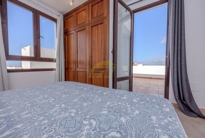 Detached 3 bedroom home in gated community, short stroll to the promenade in Playa Blanca