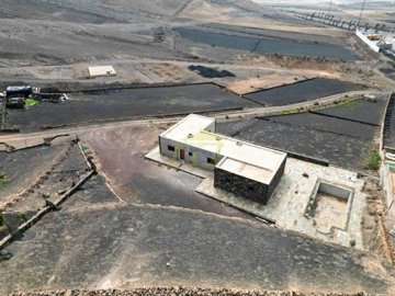 Newly Built Villa with Pool and Mountain Setting in Uga