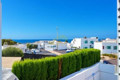 Spacious 3 bedroom apartment located in Tias