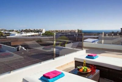 Fantastic 4 bedroom villa with mountain views in Playa Blanca
