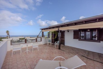 Must see villa with pool & views in Las Breñas