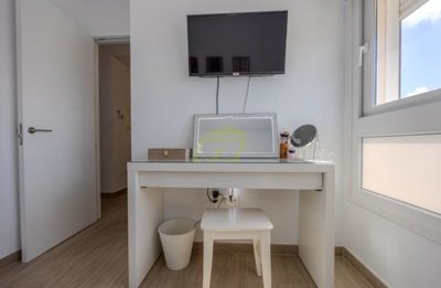 4 bedroom, 3 bathroom family home in central Costa Teguise