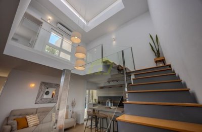 4 bedroom, 3 bathroom family home in central Costa Teguise