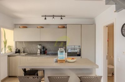 4 bedroom, 3 bathroom family home in central Costa Teguise