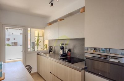 4 bedroom, 3 bathroom family home in central Costa Teguise