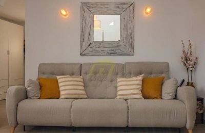 4 bedroom, 3 bathroom family home in central Costa Teguise