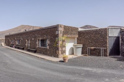 Unique Property with Breathtaking Sea views in Macher