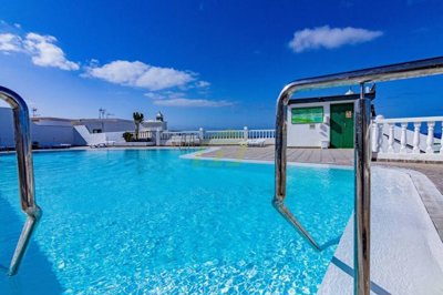 Excellently located property with access to shared pool and close to amenities