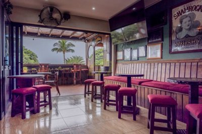 Rare opportunity to run your own frontline positioned bar in Puerto del Carmen