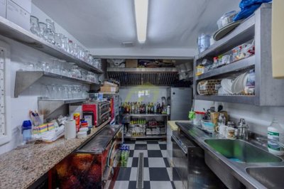 Rare opportunity to run your own frontline positioned bar in Puerto del Carmen