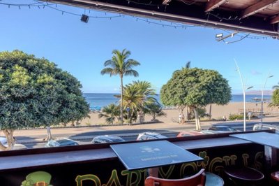 Rare opportunity to run your own frontline positioned bar in Puerto del Carmen