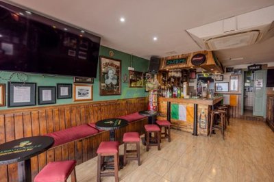 Rare opportunity to run your own frontline positioned bar in Puerto del Carmen